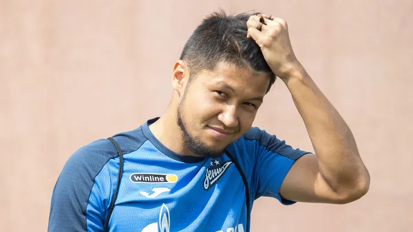 Чаро "Зенит" натавонист ивазкунандаи Клаудиньоро имзо кунад?