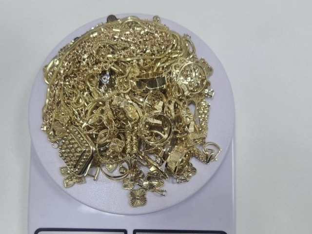 Шахсе, ки дар узви ҷинсии худ тилло пинҳон карда буд