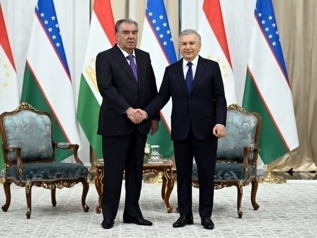 Мирзиёев ба мардуми Тоҷикистон табрикот фиристод